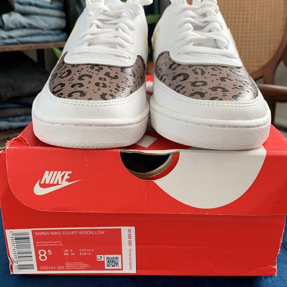 NIB Women's Nike Court Vision Low Custom Painted Sneaker Shoes 8.5 - Picture 2 of 10